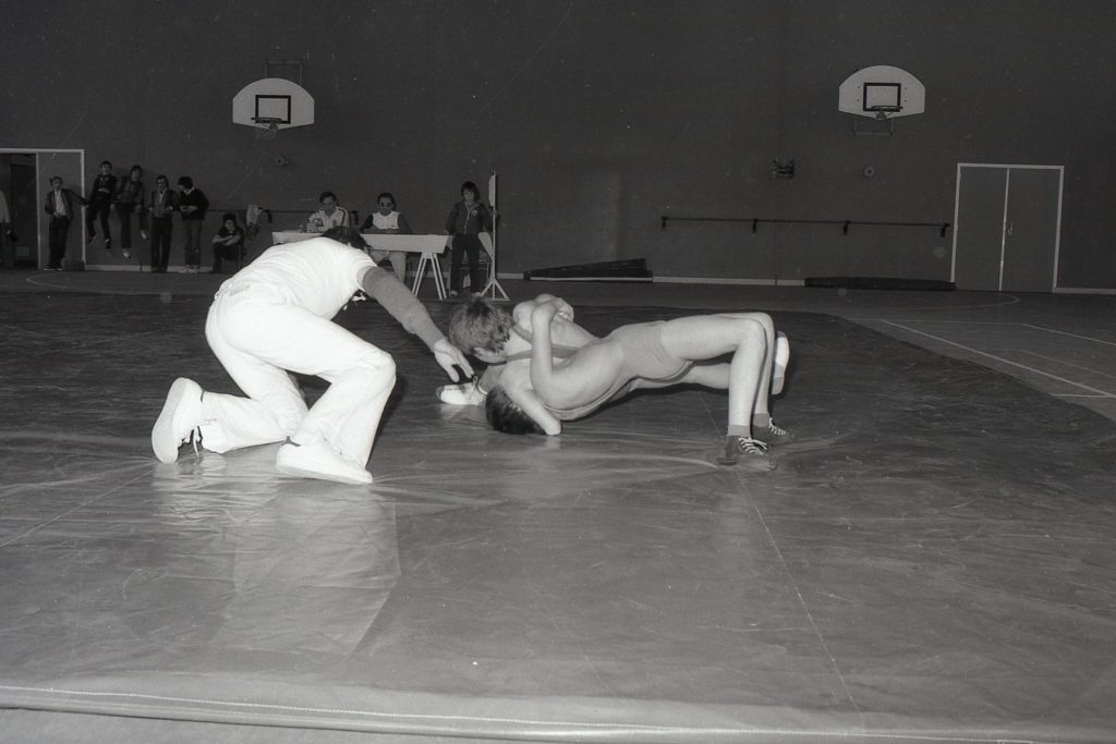 Section lutte du Sport athlétique mérignacais (SAM), 1978. Photographie N et B, auteur inconnu. Archives communales de Mérignac, 15 Fi 80.
