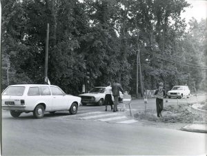 Avenue du Chut, 1986. Photographie N&B, auteur inconnu. Archives communales de Mérignac, non coté.