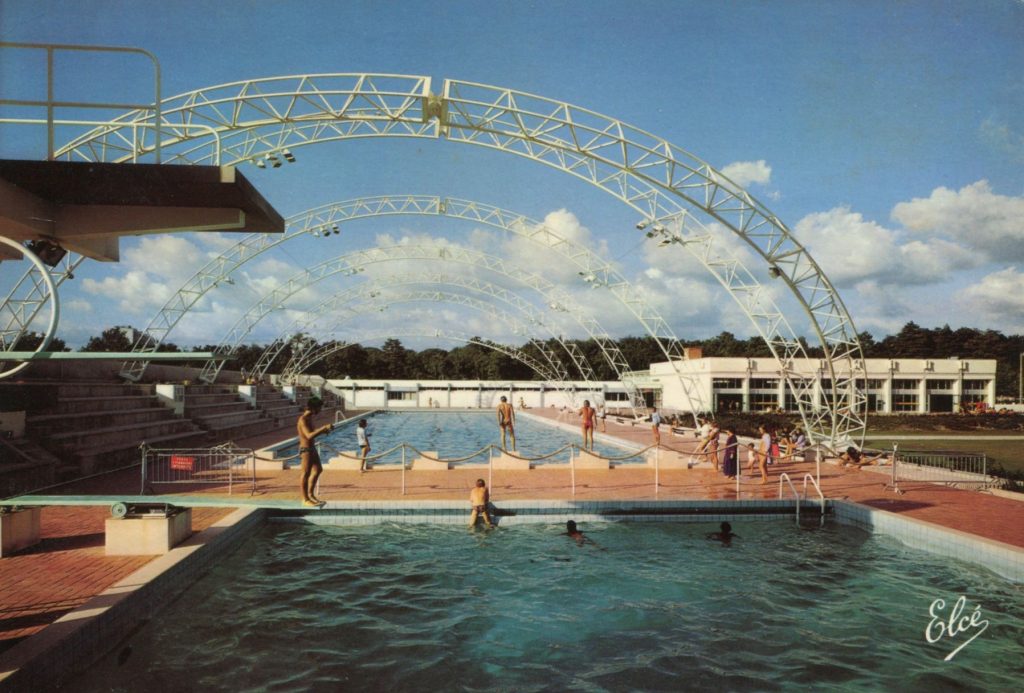 Fosse à plongeon du stade nautique, s.d. Carte postale. Archives communales de Mérignac, 1 Num 13/89.